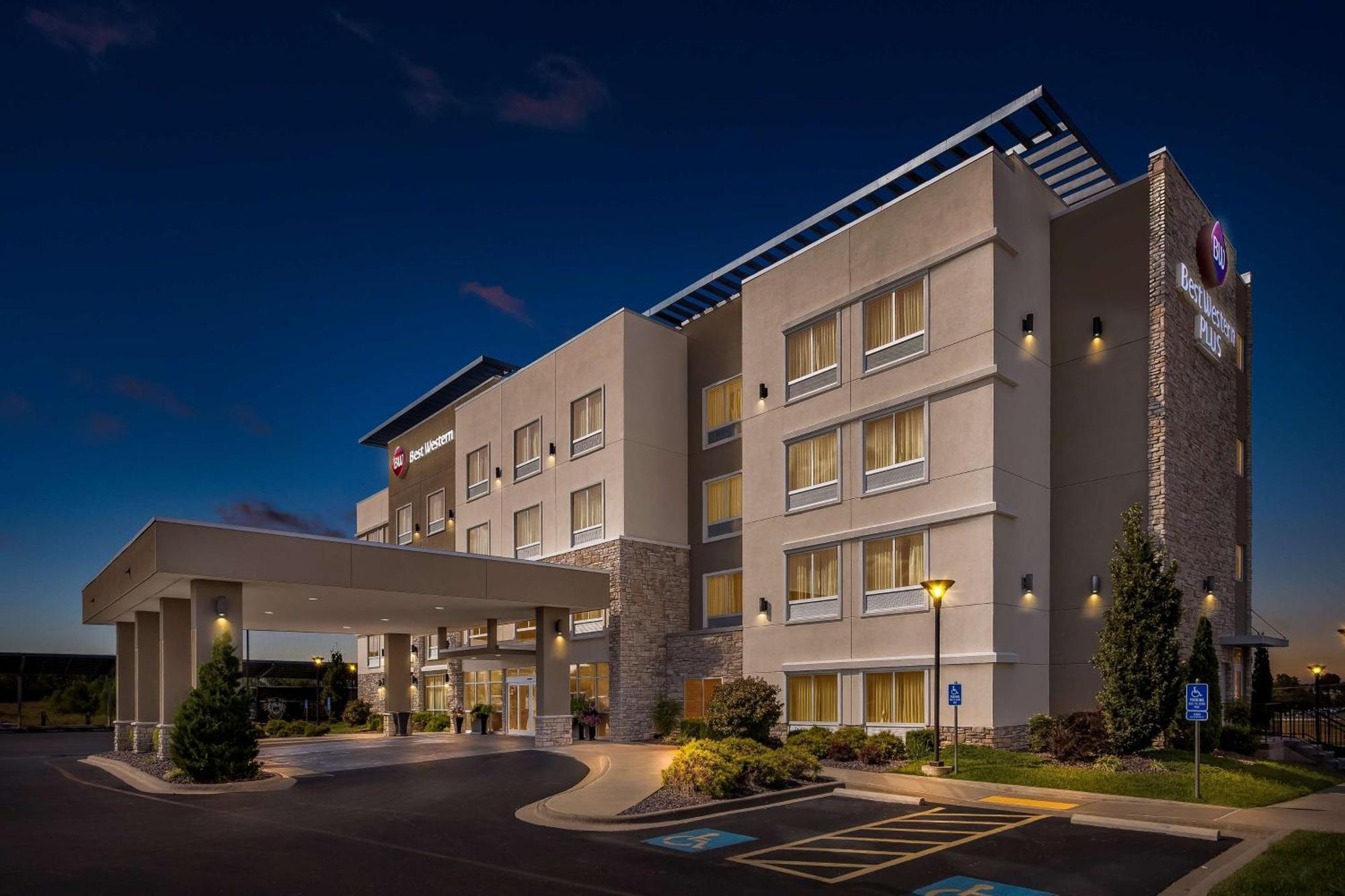Best Western Plus Bolivar Hotel & Suites Esterno foto